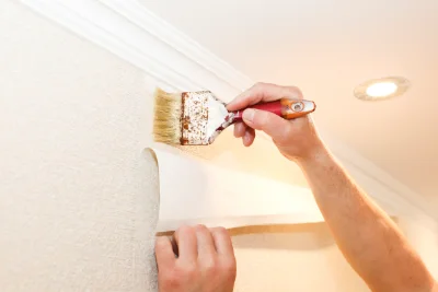 Pose de papier peint à Balot — revêtements muraux et toiles de verre